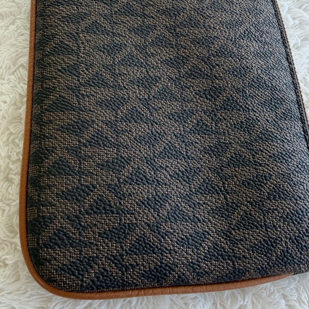 Michael Kors Dark Brown Wristlet with Gold Logo - Picture 10 of 11